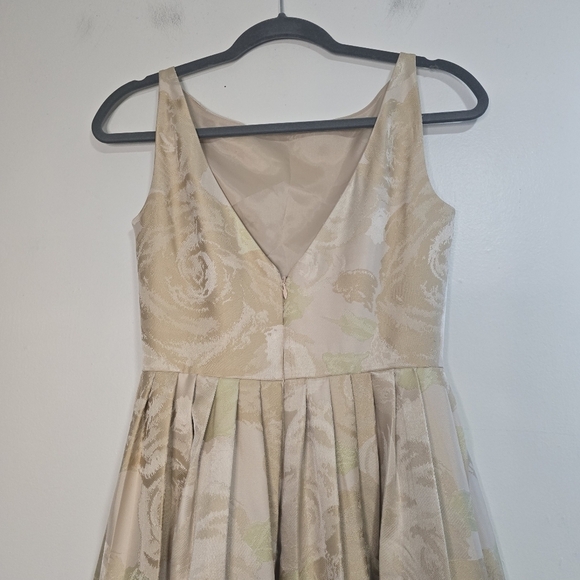 Adrianna Papell gold Rosette Gown with pockets floor lenght full skirt - Picture 9 of 16